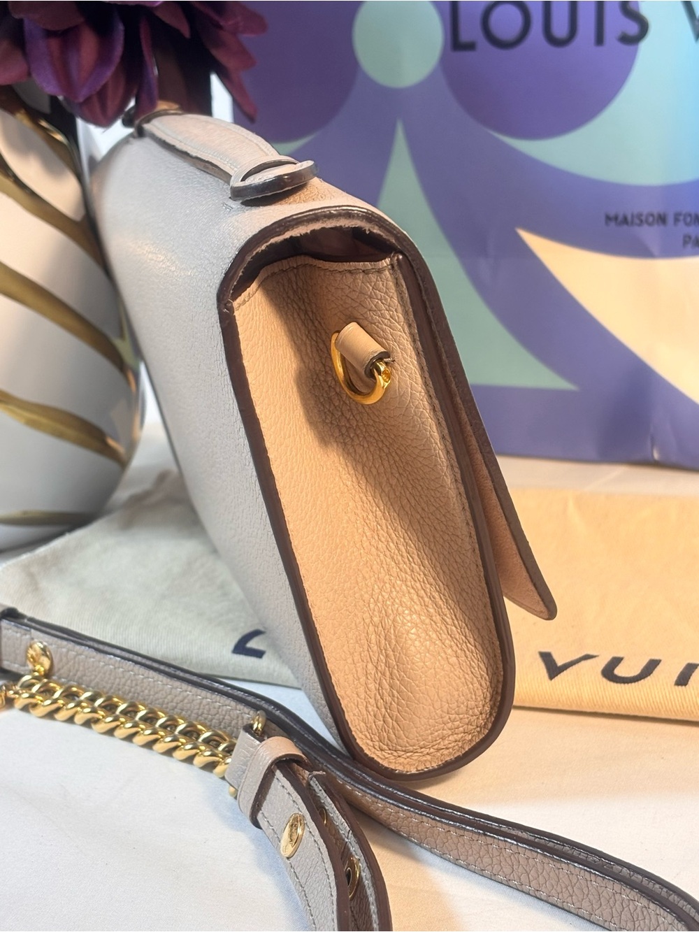 Gorgeous Louis Vuitton Lockme Greige Sold - Picture 4 of 16